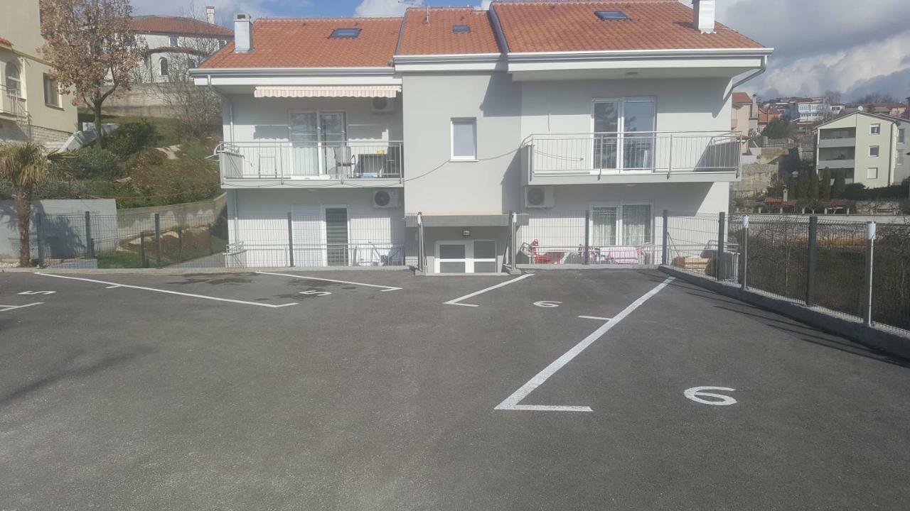 Appartement Studio Apartman Nina à Rijeka Extérieur photo