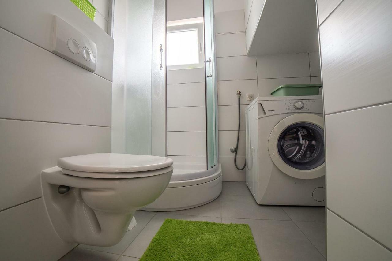Appartement Studio Apartman Nina à Rijeka Extérieur photo